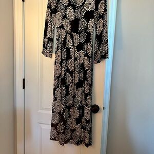 Sunny Girl Black and White Patterned Long Sleeve Dress
